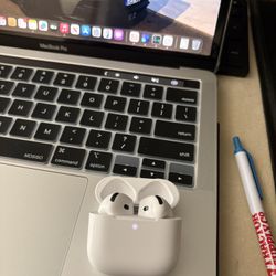 AirPod 4s