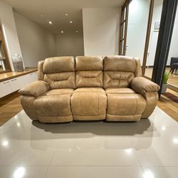 Homestretch Power Reclining Sofa with Headrest & Lumbar Motor!