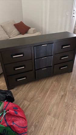 Dark Brown 9-Drawer Dresser