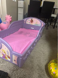 Toddler princess bed frame