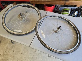 26" Hybrid Wheels (Bad Tires)
