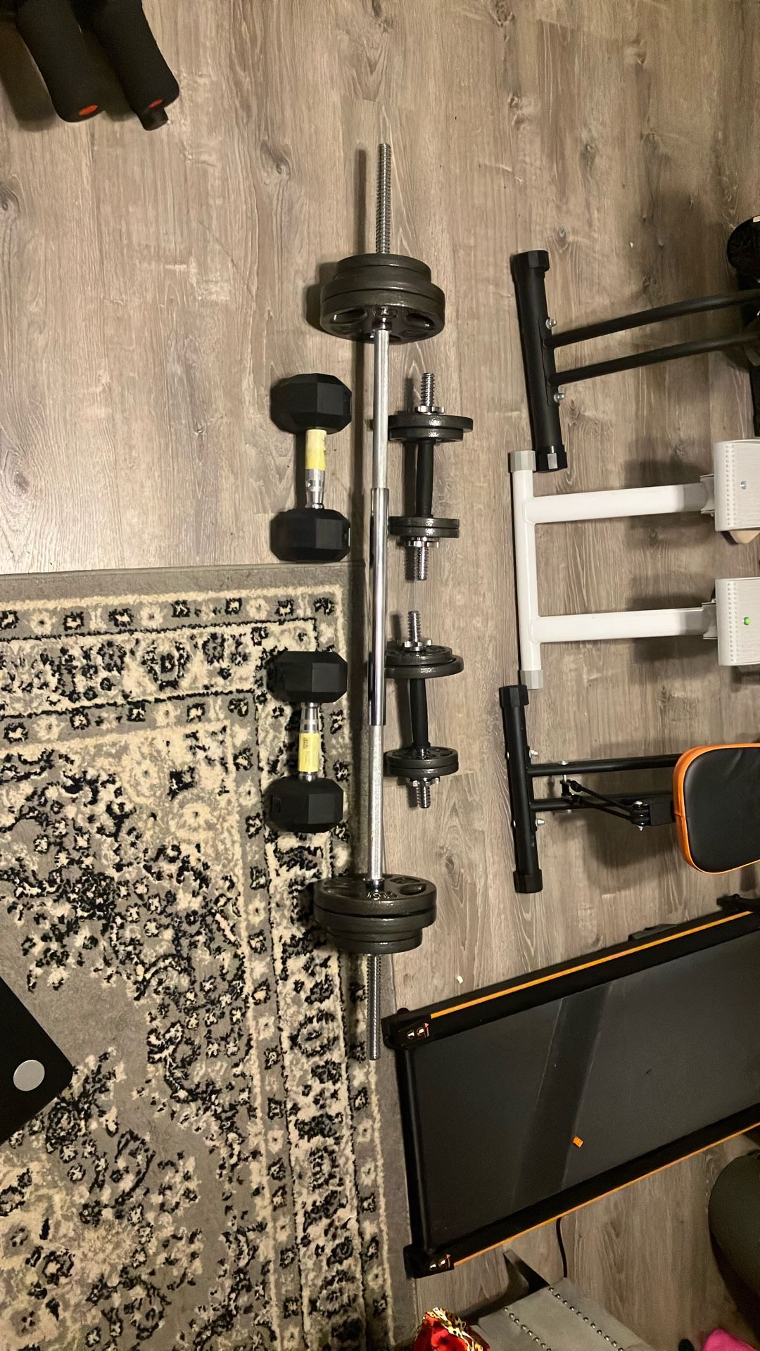 100 Lbs Lifting Set That Also Can Convert Into Small Bumbells With 2 Extra 20 Lbs Each Dumbbells Included