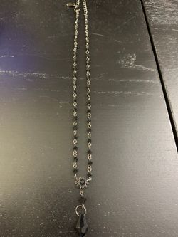 Claire’s flower necklace