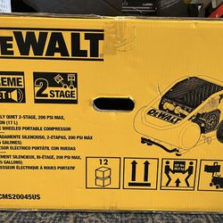 DEWALT XTREME 4.5-Gallon Portable Electric 200 PSI Hot Dog Air Compressor Rubber DXCMS20045US