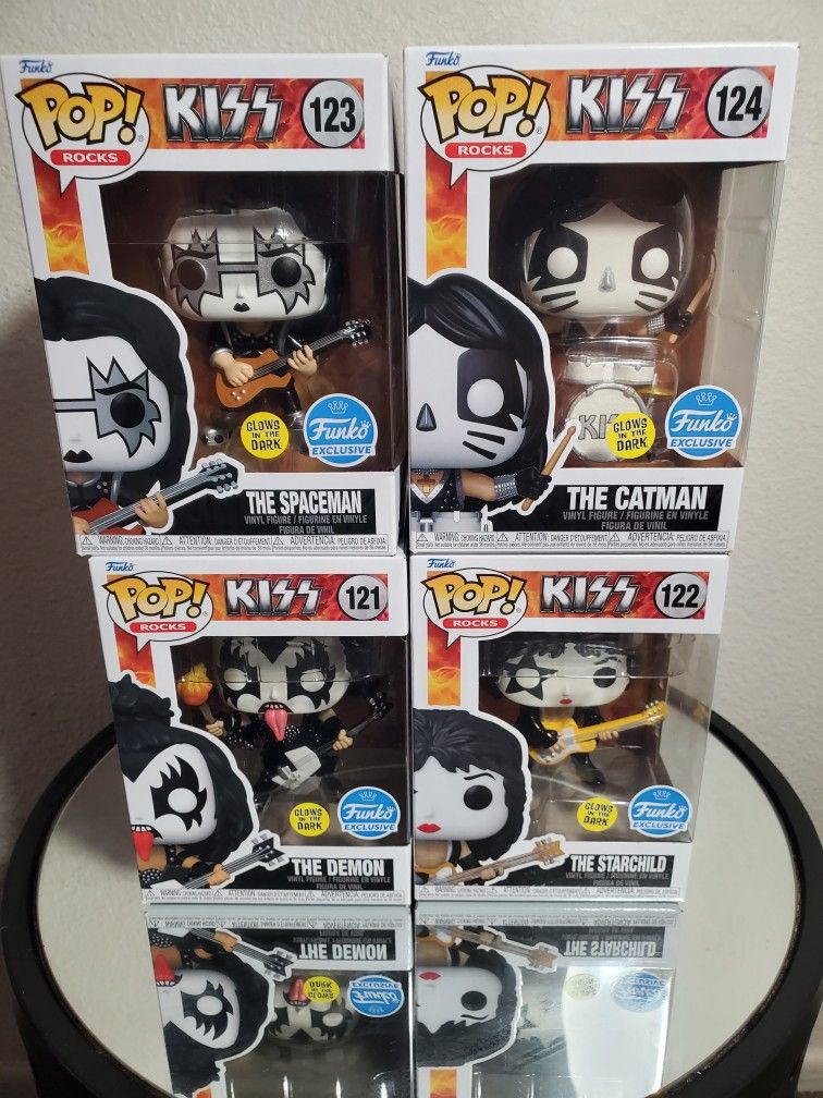BRAND NEW GLOW IN THE DARK KISS COMBO FUNKOS 