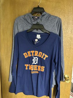 Women’s Size (Small) Detroit Tigers MLB Long Sleeve Shirts – Set of 2