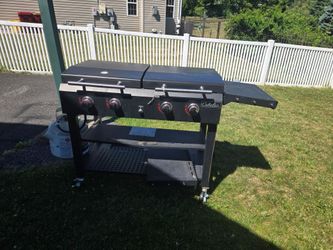 Cabela's Deluxe 4-Burner Grill and Griddle Combo