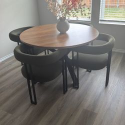 Dining Set 