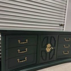 🚨Free Delivery NJ/NY Set of Bedroom Used Green Solid Wood Dresser And Nightst