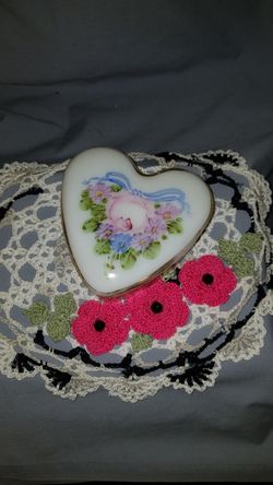 Vintage glass/milk glass heart