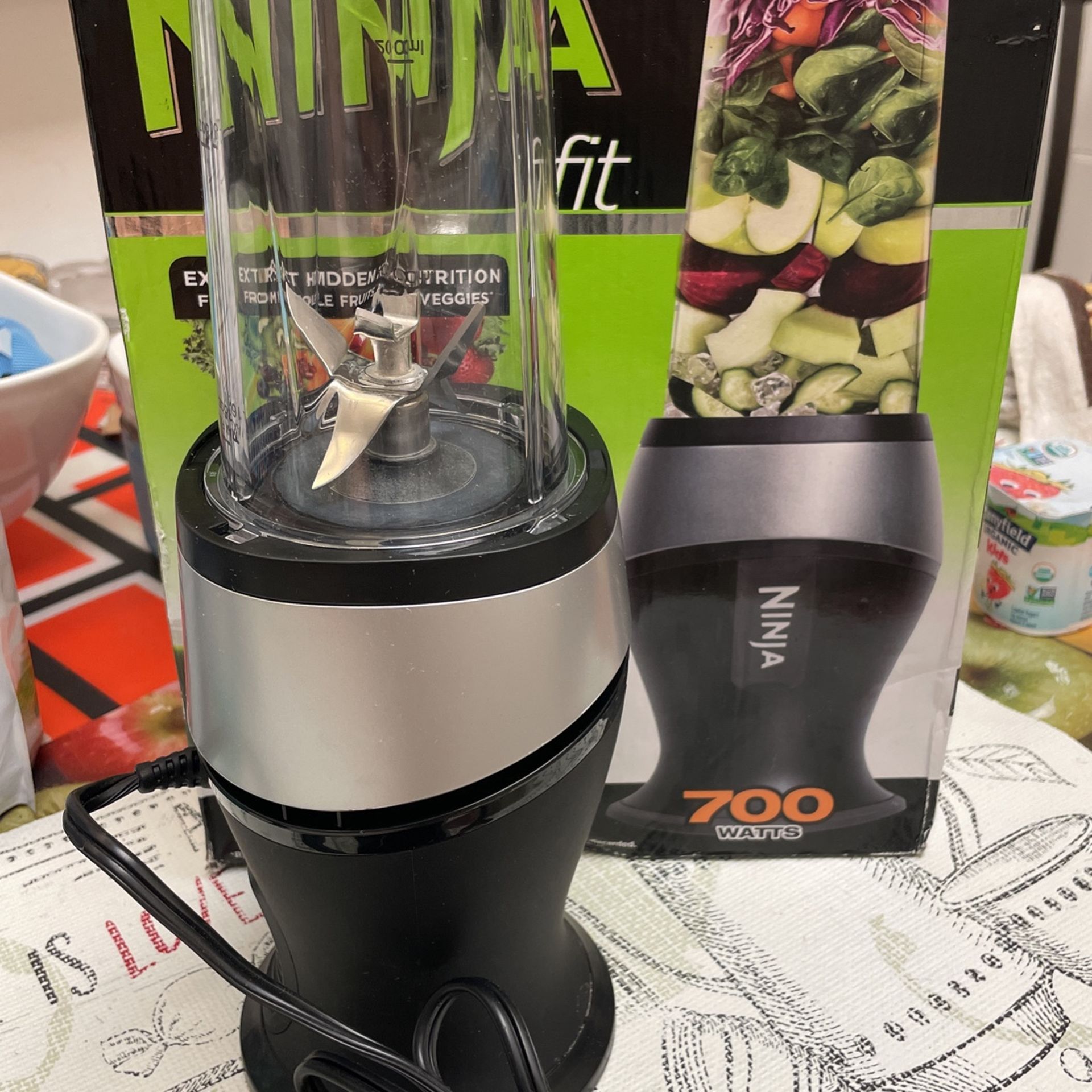 Ninja Nutri Blender BN300 700-Watt Personal Blender, 2 20 oz  Dishwasher-Safe To-Go Cups for Sale in Heathrow, FL - OfferUp