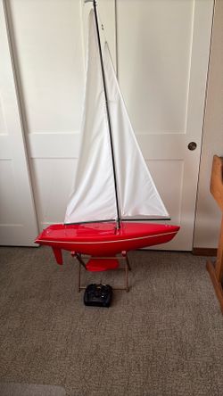 RC Sailboat Destiny Class