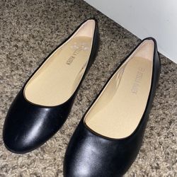 Women’s Black Flats Size 9 NEW