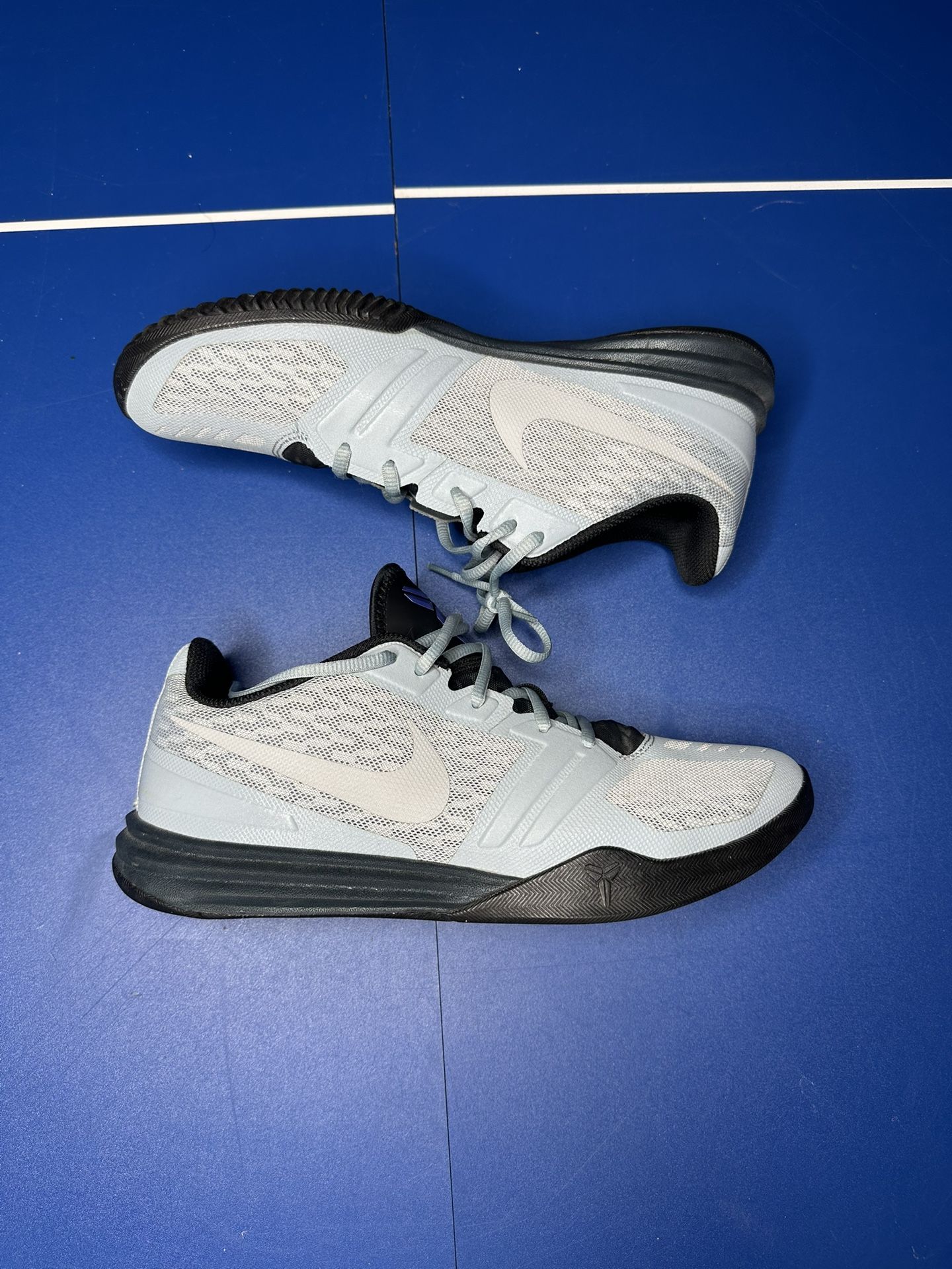 KOBE MENTALITY FLINT SILVER Sz 10 VNDS/NO BOX