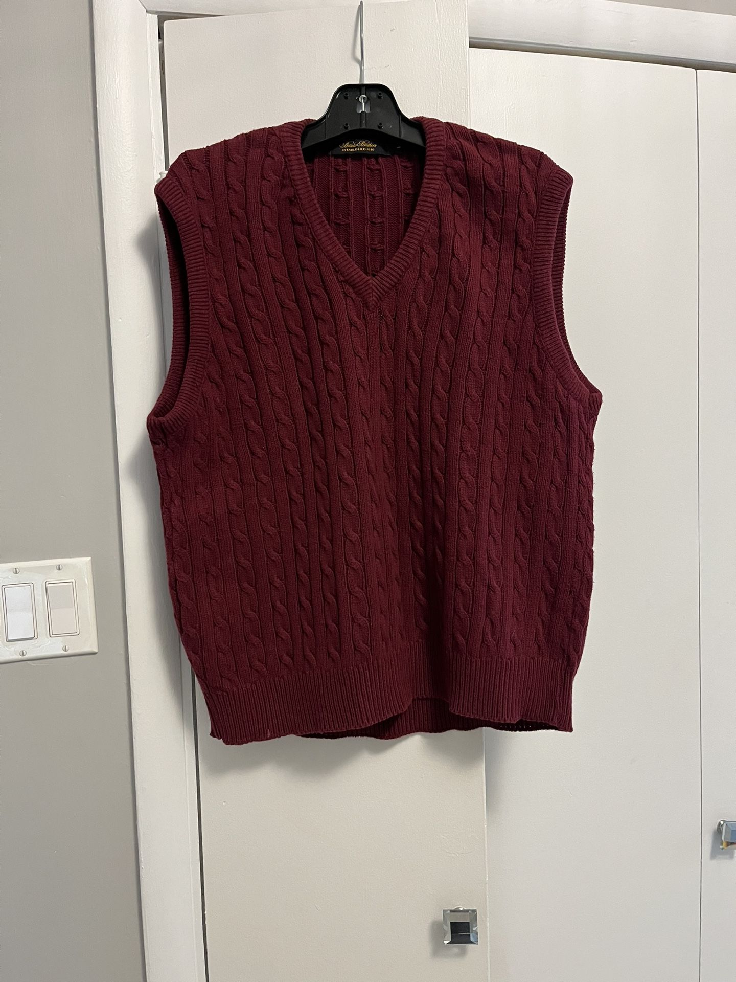 Men’s Brooks Brothers Classic Cable Knit Vest SZ L