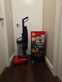 Multi surface vacuum cleaner