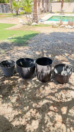 Plastic pots