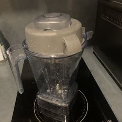 Vitamix blender pitcher that came with E310