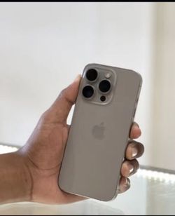 𝚒𝙿𝚑𝚘𝚗𝚎 15 pro max