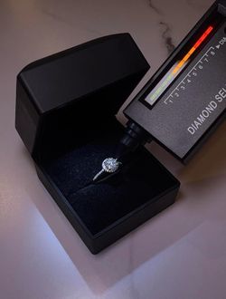VVS1 Moissanite Halo Engagement Ring