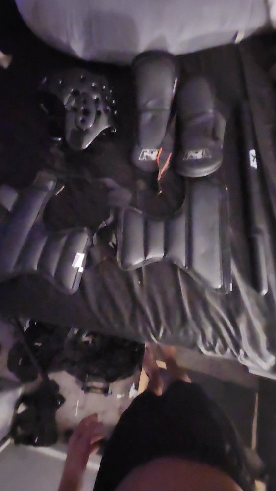 Taekwondo Bag With Gear. Helmet, Shin Guards. Gloves.  Unsure Size Used By 10 Yo