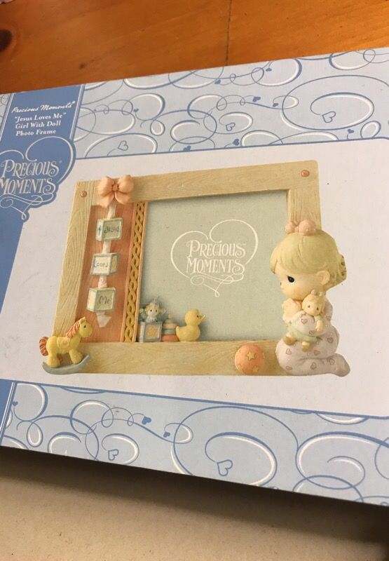 Precious Moments Jesus loves me frame