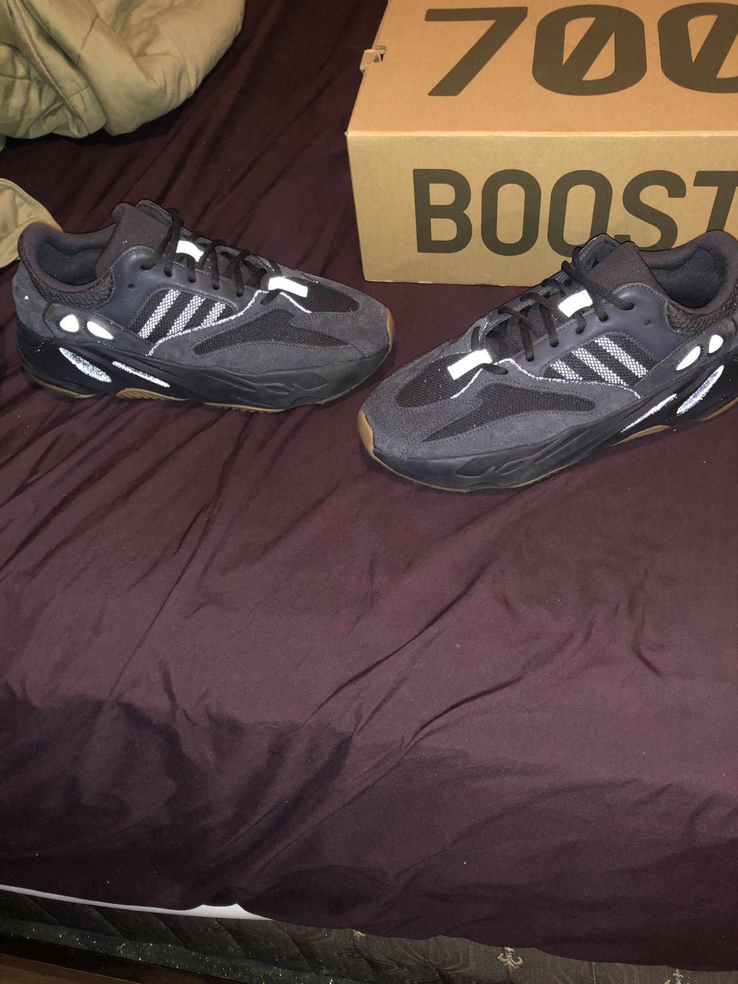 Yeezy 700 utility black