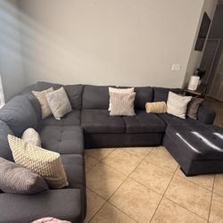 Large L-Sectional pull out sofa from RTG
