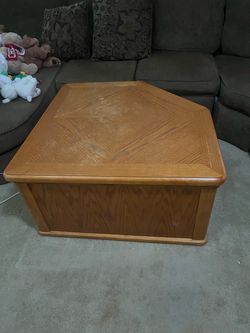 Coffee table with lift top