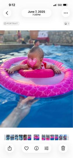 Floatie with shade