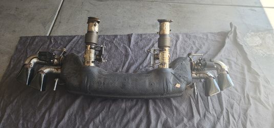 2023 C8 3LT OEM exhaust system black tips.