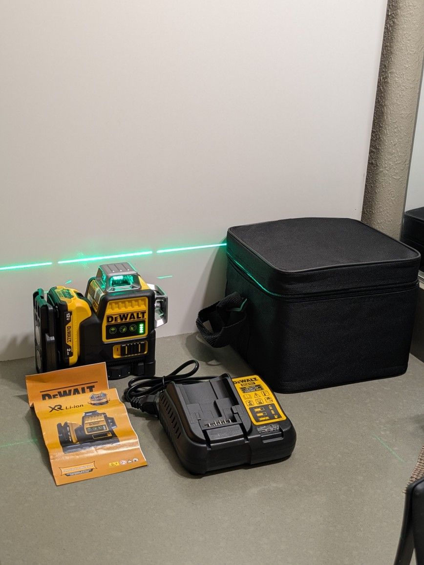 DeWalt DW089LG 12V MAX 3 x 360 Green Line Laser Level.