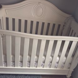 Disney Baby Crib With Mattress 