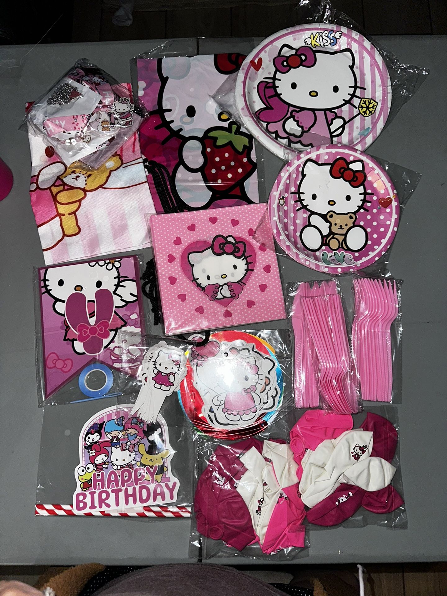 Hello Kitty Birthday Decorations New! With Gift