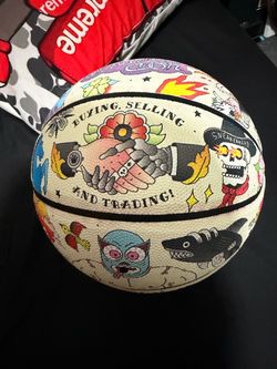 sneaker con basketball