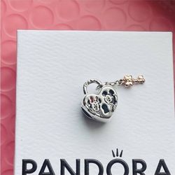 Minnie and Mickey heart-shapedy padlock charm
