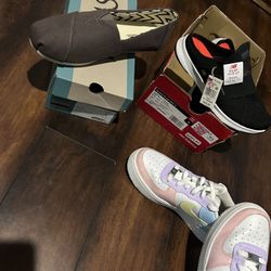 Women’s Shoes, Multiple Different Styles & Sizes