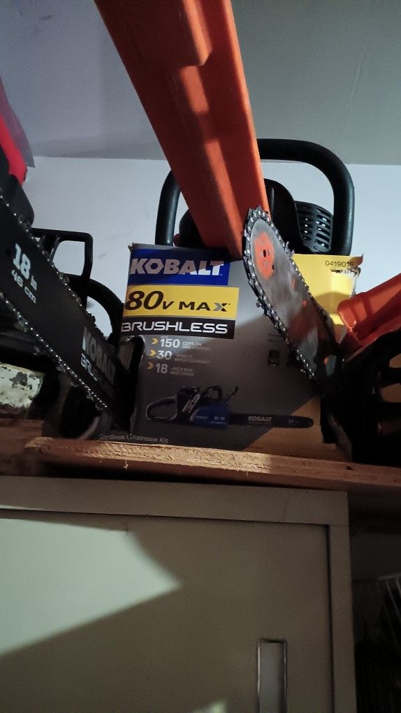 80 Volt Electric Chainsaw.
