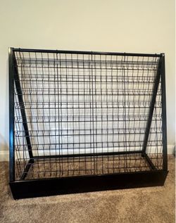 Black Metal Wire Display Rack