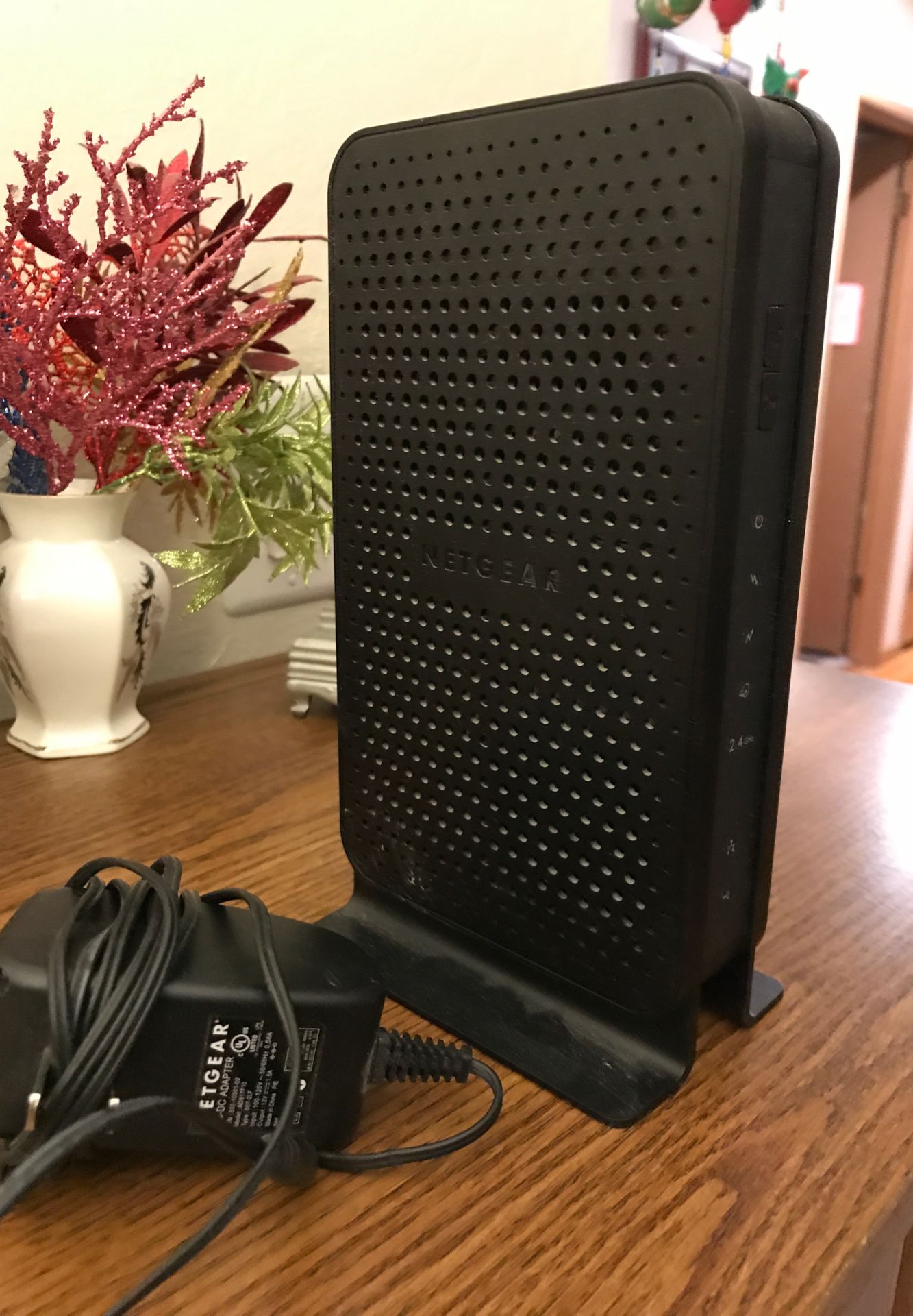 Netgear C-3000 cable modem with WiFi router