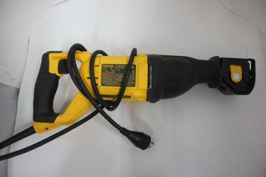 Dewalt DWE305 Corded Electric Reciprocating Saw