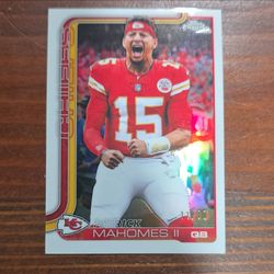 Patrick Mahomes II Topps Chrome Refractor variation 11/30