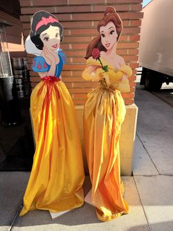 2 PRINCESSES DISNEY SNOW WHITE BELLE PROP DOLLS STATUES CUSTOM MADE