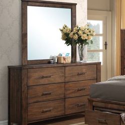 Beautiful Solid Wood Dresser With Mirror