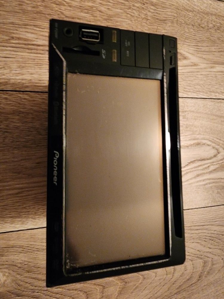 Pioneer In Dash Stereo System