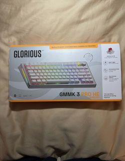 Glorious GMMK 3 Pro HE Wireless Gaming Keyboard White