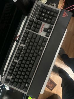 Patriot Viper V730 Mechanical RGB Gaming Keyboard