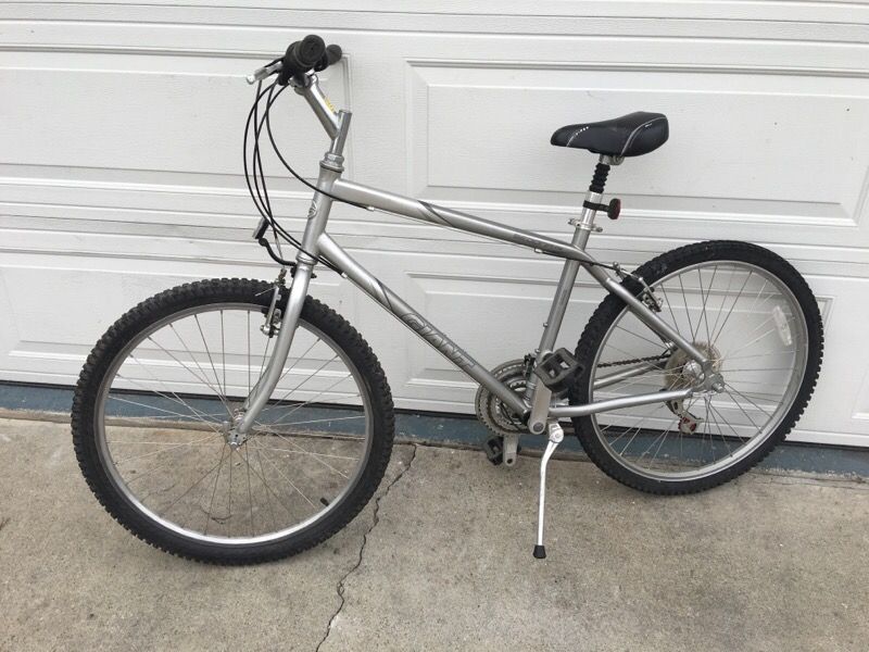 GIANT SEDONA ST 1020 COSTOM STEEL TUBING 26" tire 21 speed 18"frame