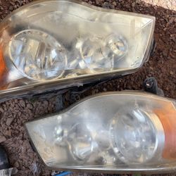 2011 Chrysler Town And Country Original Headlights
