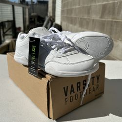 Varsity C3 Cheerleading Shoes White Youth Sz 4 Varsity Footwear Cheer Shoes New